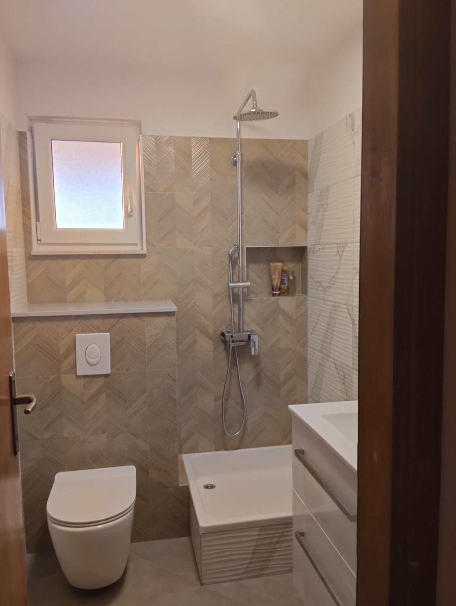شقة Nina Seaview Baška Voda المظهر الخارجي الصورة